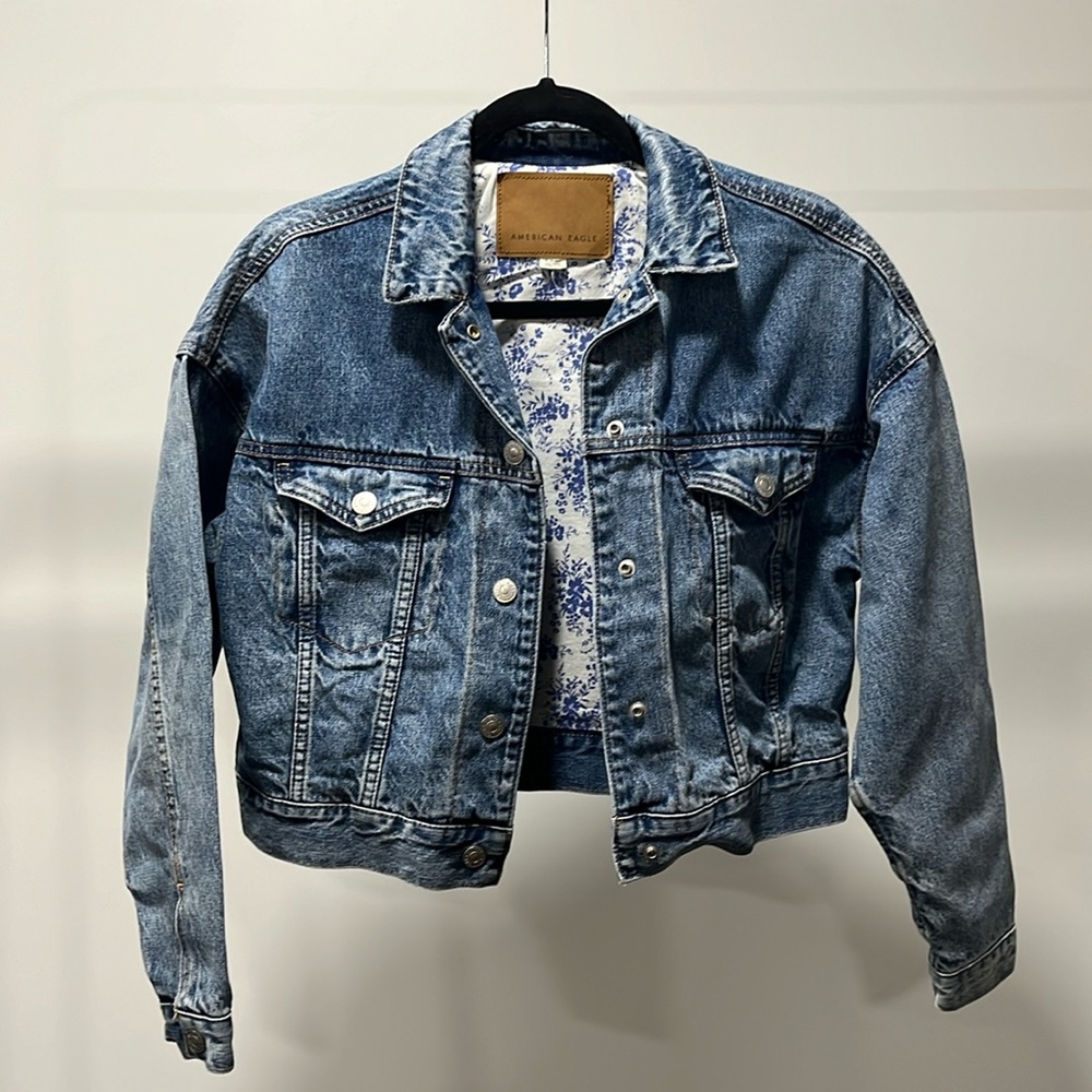 AMERICAN EAGLE denim retro style jacket, size XS.